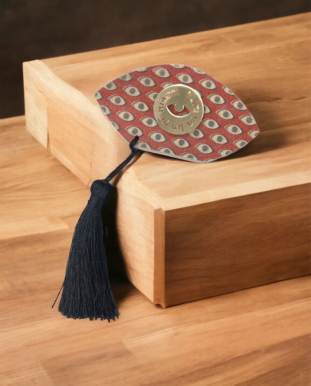 Charm Wooden Eye Bordeaux Tabletop