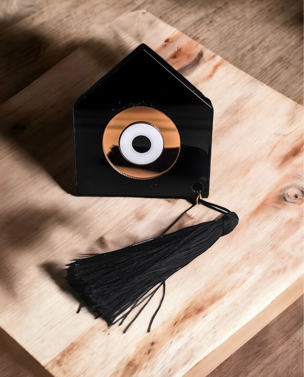 Pig House with Eye Plexiglass Tabletop