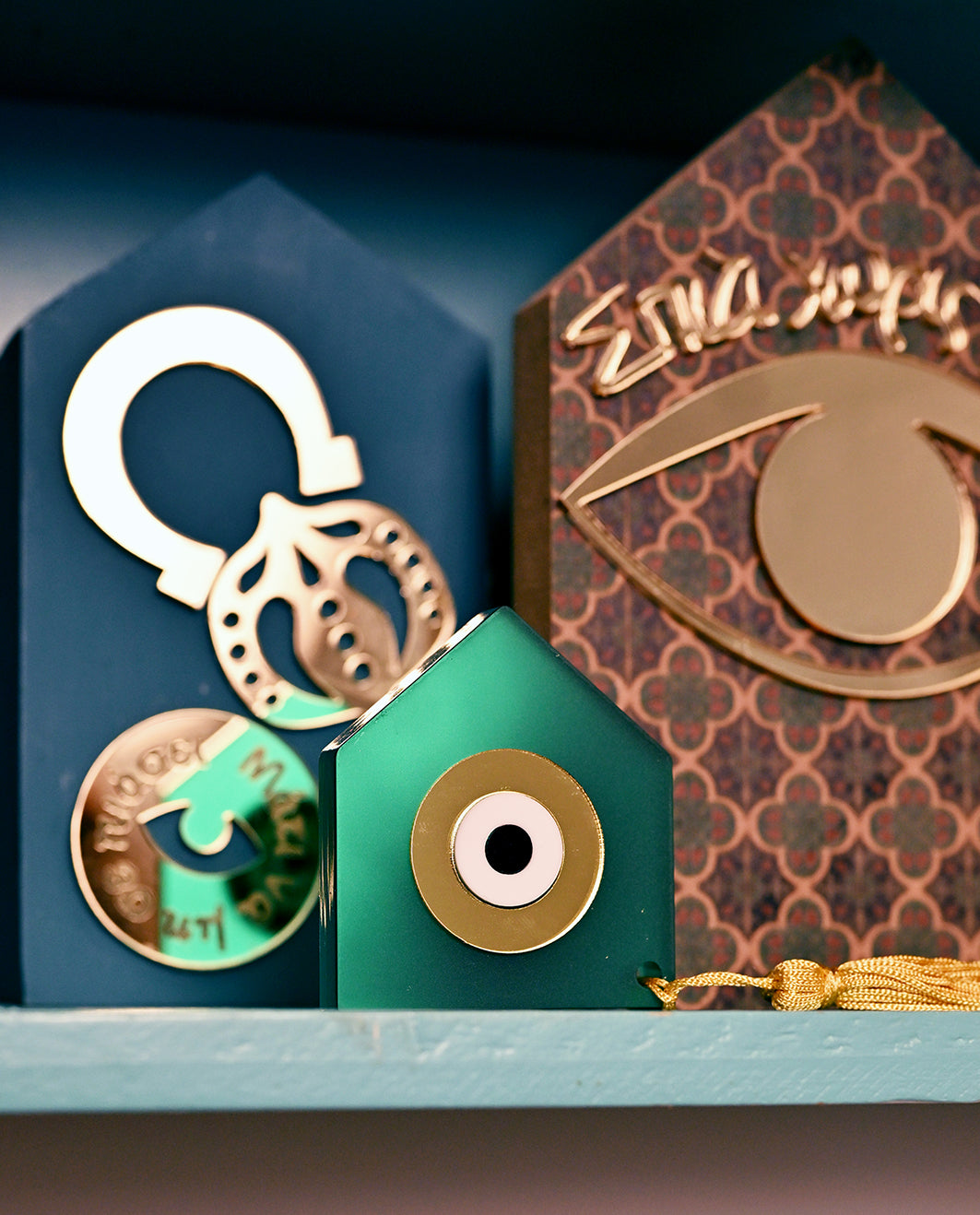 Pig House with Eye Plexiglass Tabletop